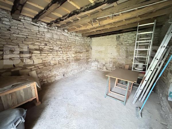 Authentique Corps de Ferme en Pierre avec Gros Potentiel – Ancy-le-Franc