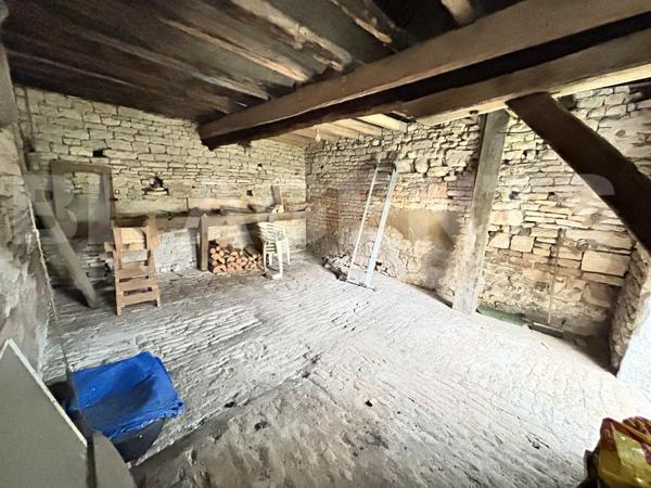 Authentique Corps de Ferme en Pierre avec Gros Potentiel – Ancy-le-Franc