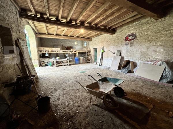 Authentique Corps de Ferme en Pierre avec Gros Potentiel – Ancy-le-Franc