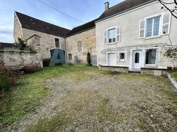 Authentique Corps de Ferme en Pierre avec Gros Potentiel – Ancy-le-Franc