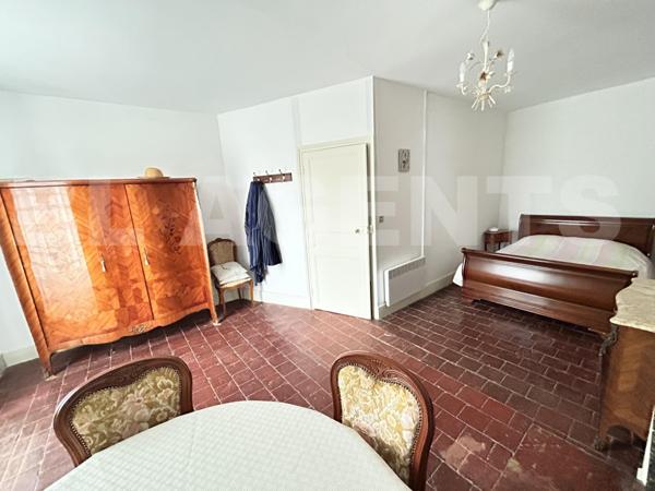 Authentique Corps de Ferme en Pierre avec Gros Potentiel – Ancy-le-Franc