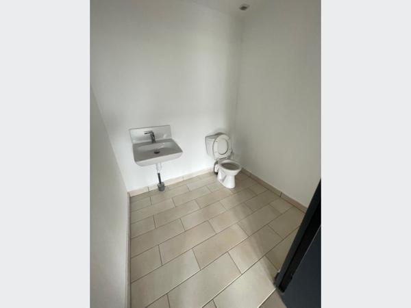 Bureau à Louer à SECLIN 1057 € *