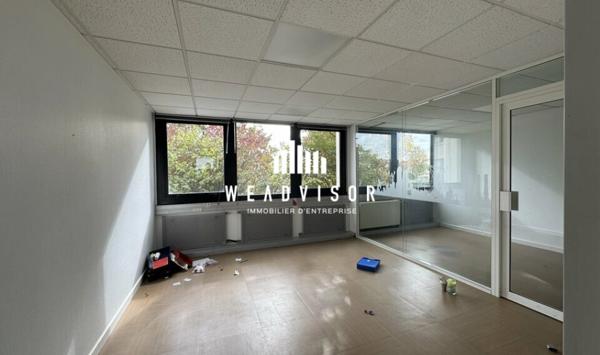 A LOUER : PLATEAU DE BUREAUX DE 260,36 M² AVEC STATIONNEMENTS - REZ DE CHAUSSÉE - ZONE NORD LE MANS (72)