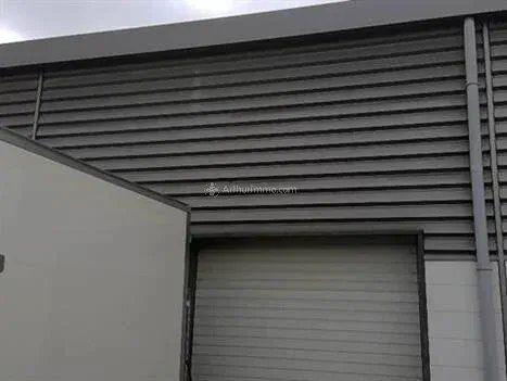 Vente                                                      Local commercial
                        
                                                            à Chanteloup-les-Vignes