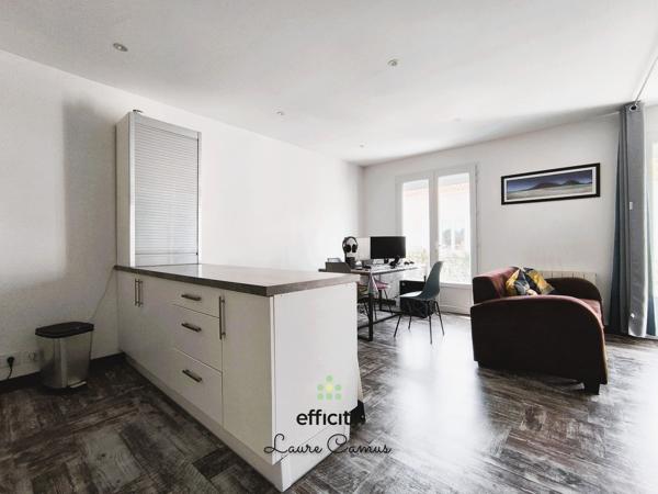 Appartement
         2 pièces
        - 48 m² 155 000 € *