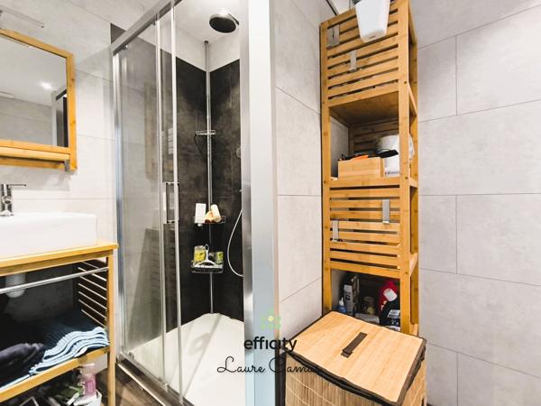 Appartement
         2 pièces
        - 48 m² 155 000 € *