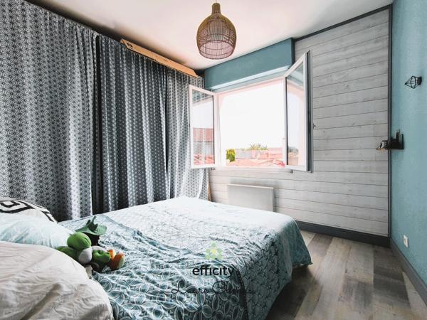 Appartement
         2 pièces
        - 48 m² 155 000 € *