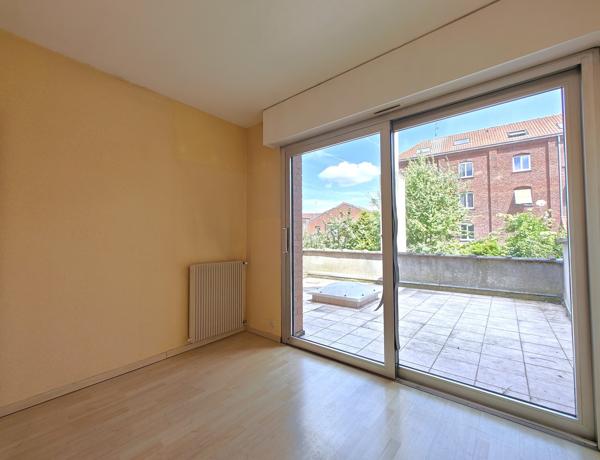 Appartement
         3 pièces
        - 70 m² 143 000 € *