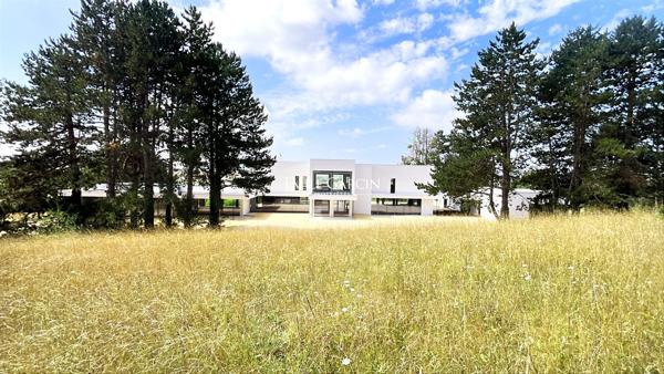Demeure de prestige à vendre dans le Vexin - 35 hectares