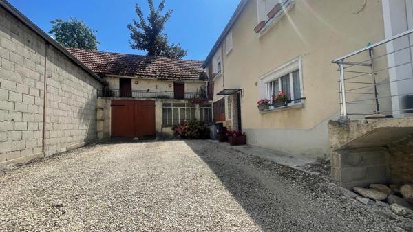 Famille avec enfants, bon état géneral,