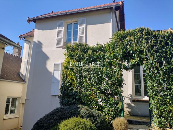 À VENDRE - Dans le Vexin, propriété de village avec dépendances et son parc de 3 hectares