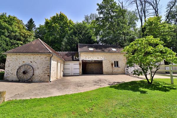 À VENDRE - Dans le Vexin, propriété de village avec dépendances et son parc de 3 hectares
