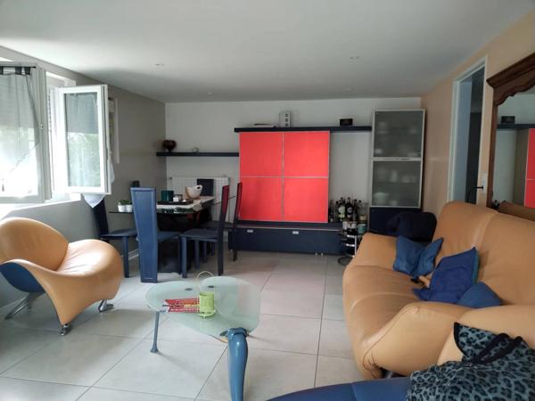 Maison de 144 m² composée de 2 logements de 72 m² chacun