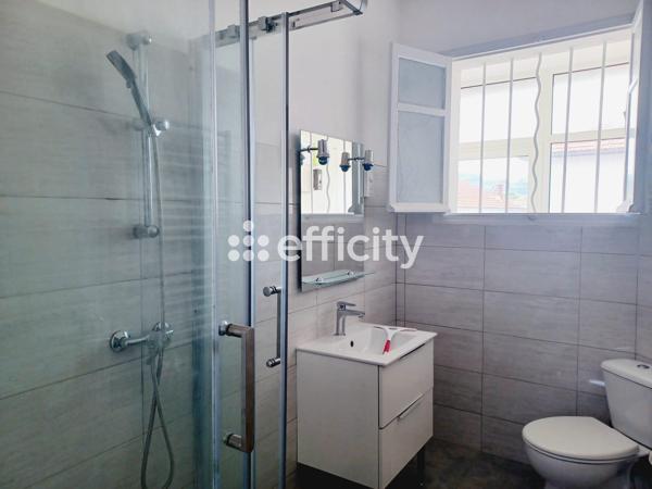 Maison
         6 pièces
        - 141 m² Bien prestige 620 000 € *