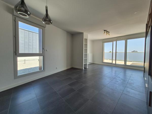 VANNES EST T.4 récent 96m² dernier étage , Vannes