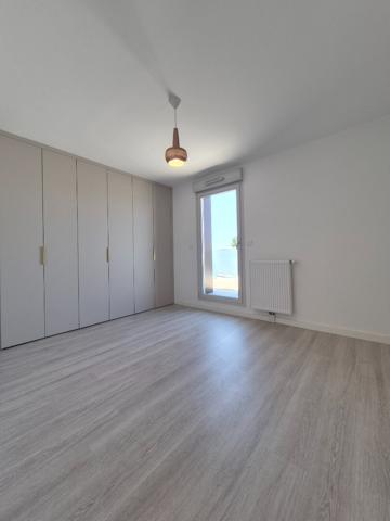 VANNES EST T.4 récent 96m² dernier étage , Vannes