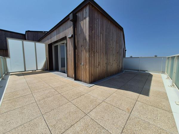 VANNES EST T.4 récent 96m² dernier étage , Vannes