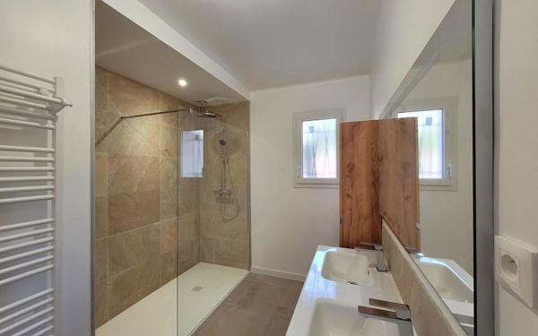 Maison à vendre    6 pièces • 131 m2 Vinon-sur-Verdon