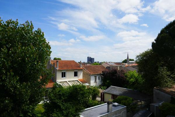 MERIGNAC ST AUGUSTIN APPARTEMENT QUATRE PIÈCES  DERNIER ETAGE AVEC TERRASSE ET GARAGE