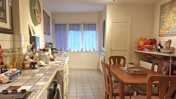 MORBIHAN Maison de ville de 3 chambres , 2 WC, avec patio et petit jardin