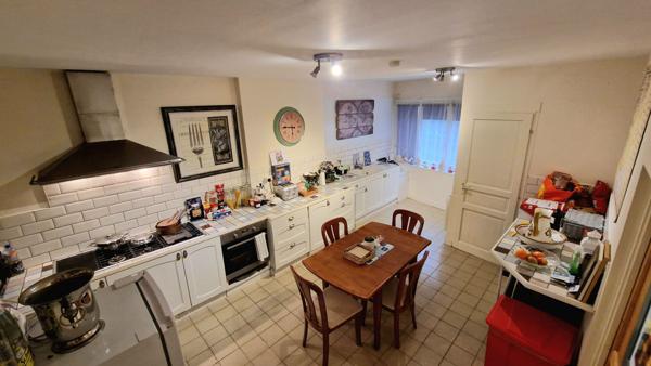 MORBIHAN Maison de ville de 3 chambres , 2 WC, avec patio et petit jardin