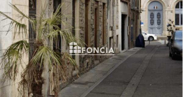 Location Local commercial 1 pièce 220 m² - Vienne 38200