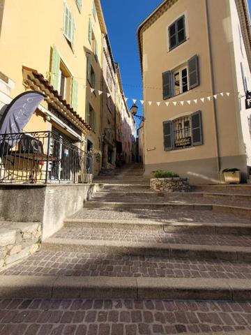 lots de 2 appartements Fayence centre village