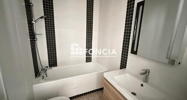 Location Studio 45.65 m² - Villars 42390