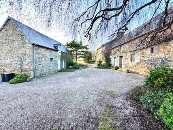 Rare - Ancien corps de ferme proche de toutes commodités