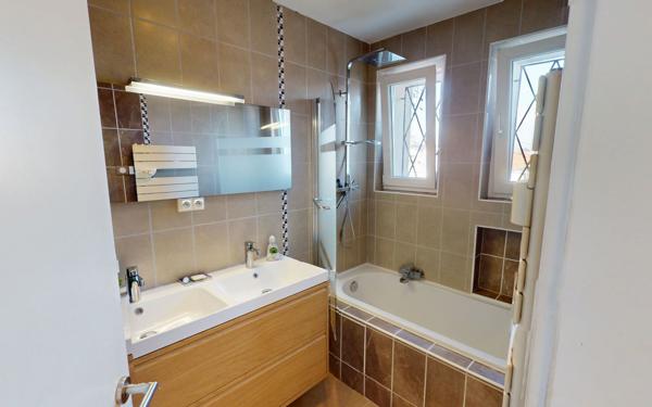 Appartement à vendre    5 pièces • 113 m2 Yutz