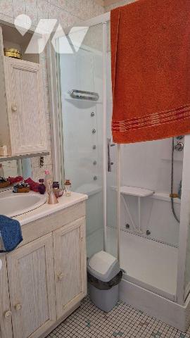 A Vendre, à ERNEE (53500), en Mayenne.
Maison à usage d'habitation, comprenant :
- au rez de ...