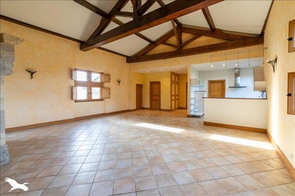 Immeuble à vendre |  Clermont-Dessous |  250 m²