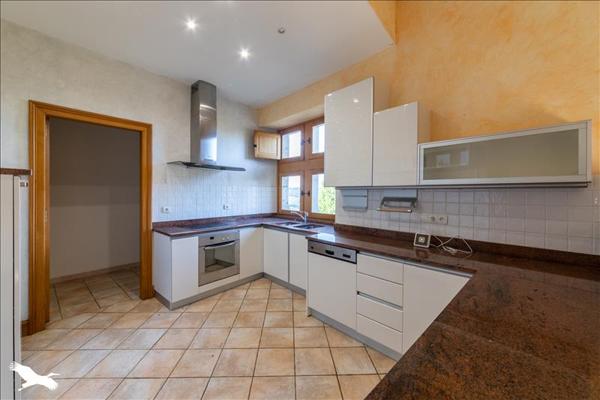 Immeuble à vendre |  Clermont-Dessous |  250 m²