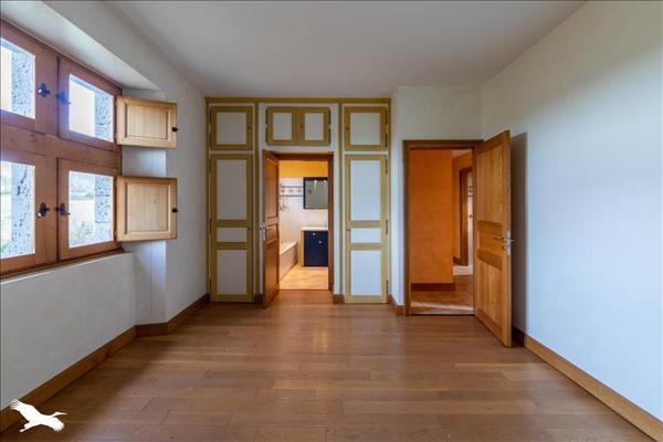 Immeuble à vendre |  Clermont-Dessous |  250 m²