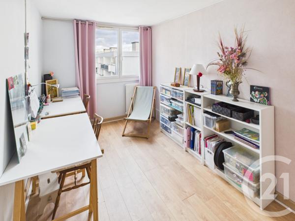 Appartement F4 à vendre  4 pièces - 80 m2 TRAPPES - 78