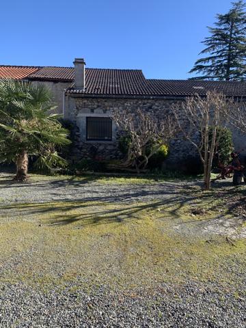 Labarthe-Rivière (31800) Grande demeure