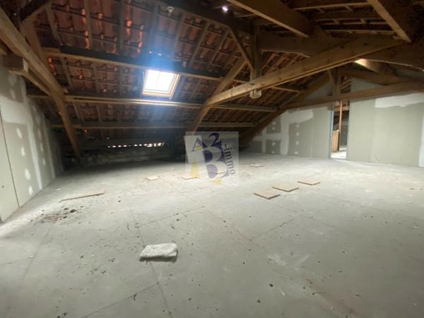 Vente maison de ville Angouleme (16000), 226.00m². Agence Allard Brimeaud