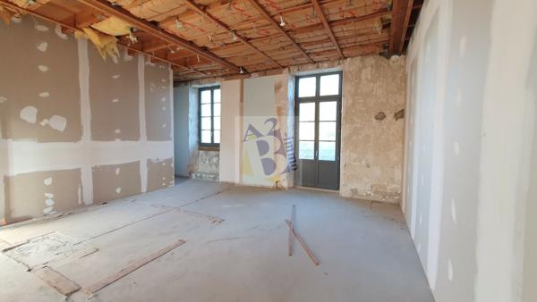 Vente maison de ville Angouleme (16000), 226.00m². Agence Allard Brimeaud