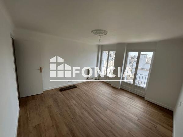 Location Appartement 3 pièces 96.37 m² - 17, RUE LAENNEC Quimper 29000