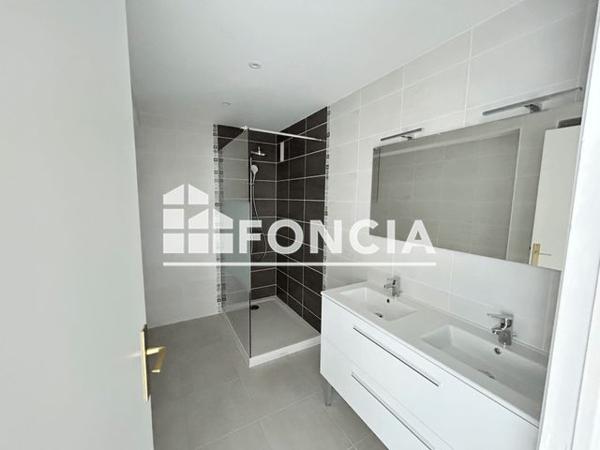 Location Appartement 3 pièces 96.37 m² - 17, RUE LAENNEC Quimper 29000