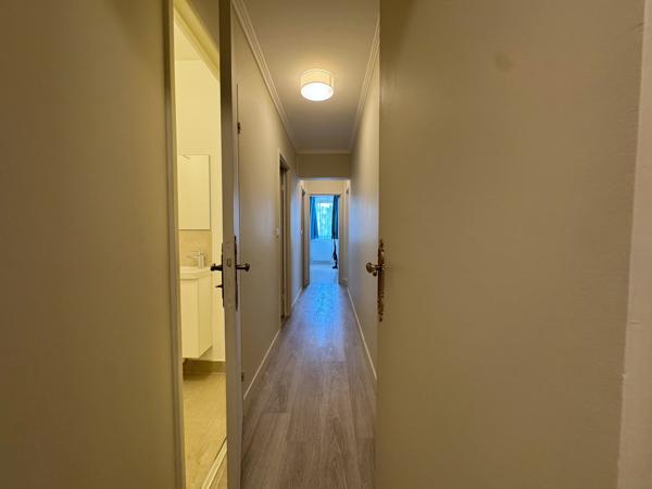 Appartement
         4 pièces
        - 90 m² 489 555 € *