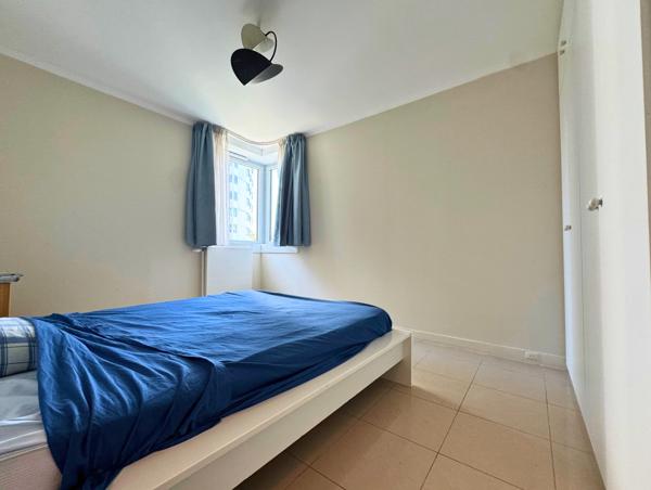 Appartement
         4 pièces
        - 90 m² 489 555 € *