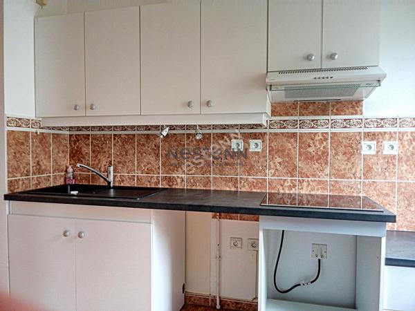 APPARTEMENT DE TYPE F2, 56 m2 SAINT FARGEAU PONTHIERRY