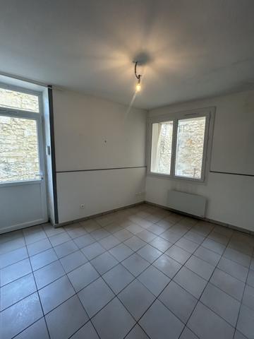 STUDIO - SAINT JEAN D'ANGELY