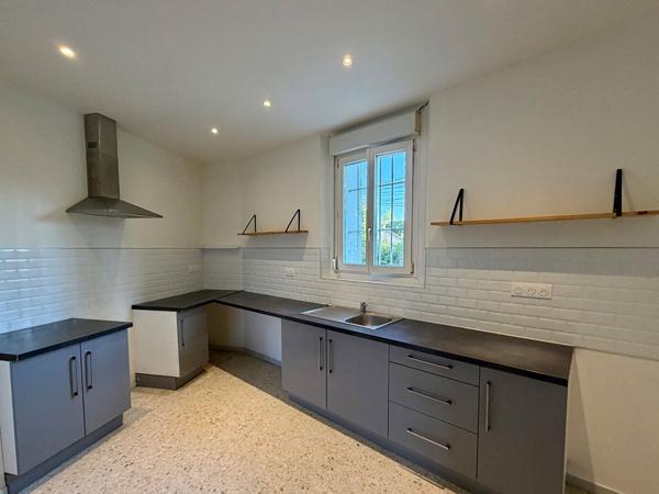 SAINT REMY DE PROVENCE - MAISON T4 - COUR - CLIMATISATION