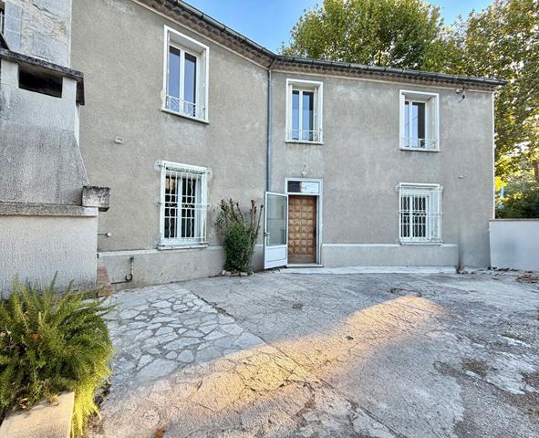 SAINT REMY DE PROVENCE - MAISON T4 - COUR - CLIMATISATION