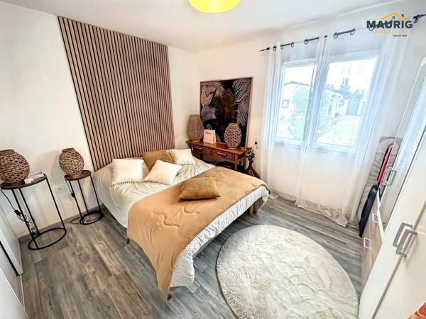 SAINTE BAZEILLE 47180 Maison contemporaine de 185 m² avec piscine chauffée et jardin