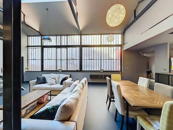 Loft / Atelier à vendre 5 pièces de 161 m²