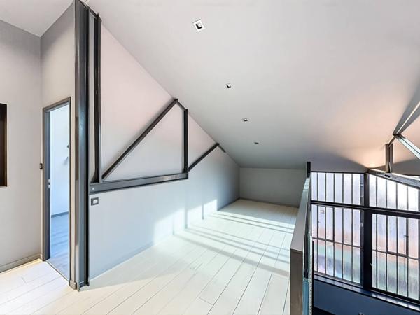 Loft / Atelier à vendre 5 pièces de 161 m²