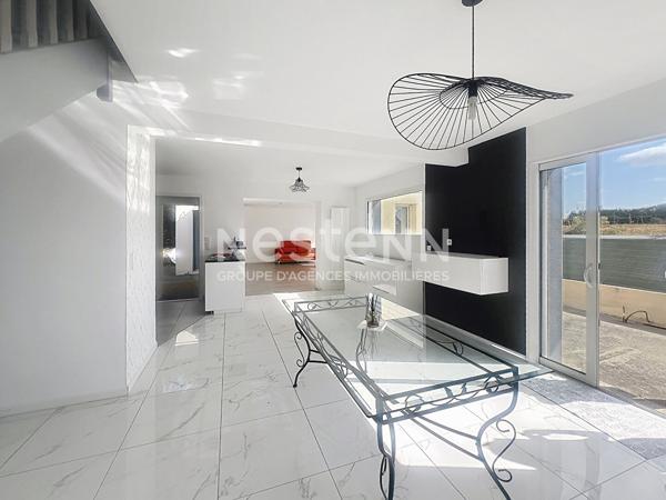Maison contemporaine à Tréméloir